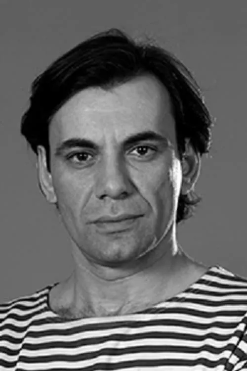 Jaba Kiladze interpretando a 