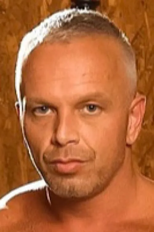 Thomas Bond ha trabajado con Jace Hunter en 2 ocasiones