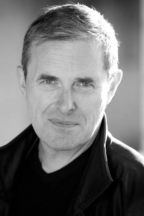 Jack Fortune interpretando a Haynes