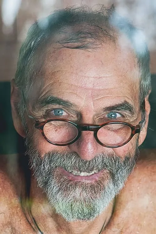 Jack McCoy interpretando a Self