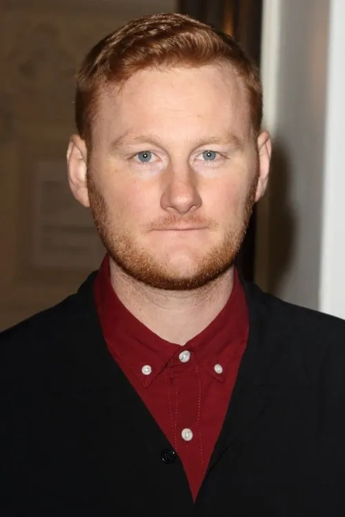 Jack Shalloo interpretando a Michael