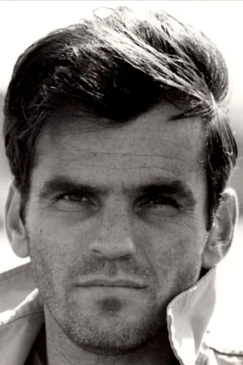 Jack Thibeau interpretando a Trooper Prestone