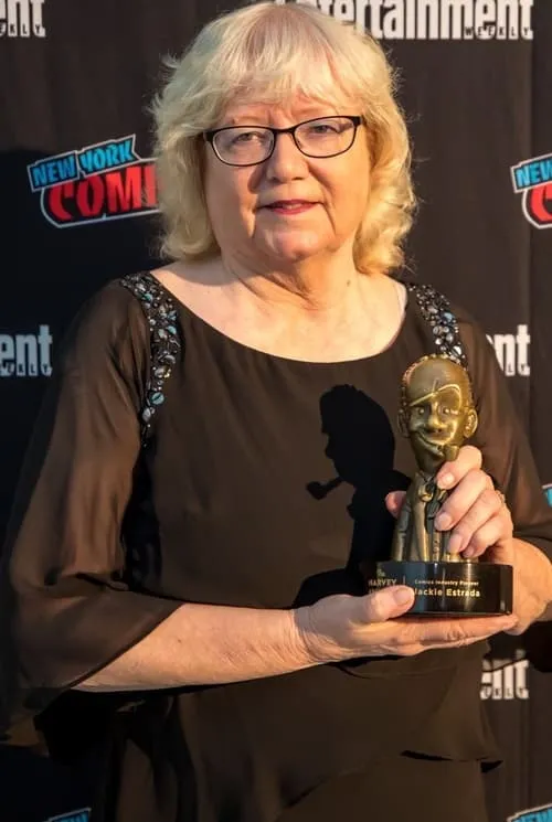 Jackie Estrada interpretando a herself