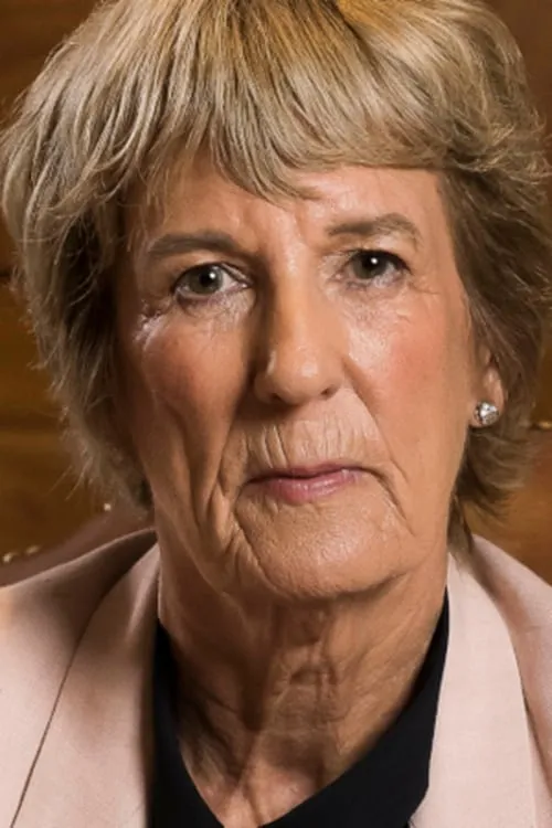 Jackie Malton interpretando a Self