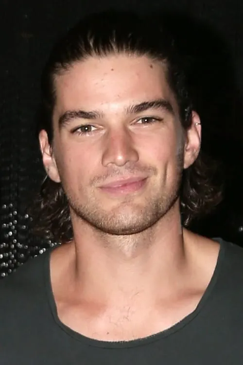 Jackson Gallagher — personaje: Connor Marrello