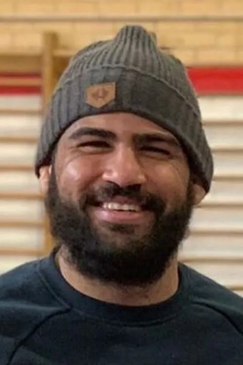 Jacob Malkoun interpretando a Self