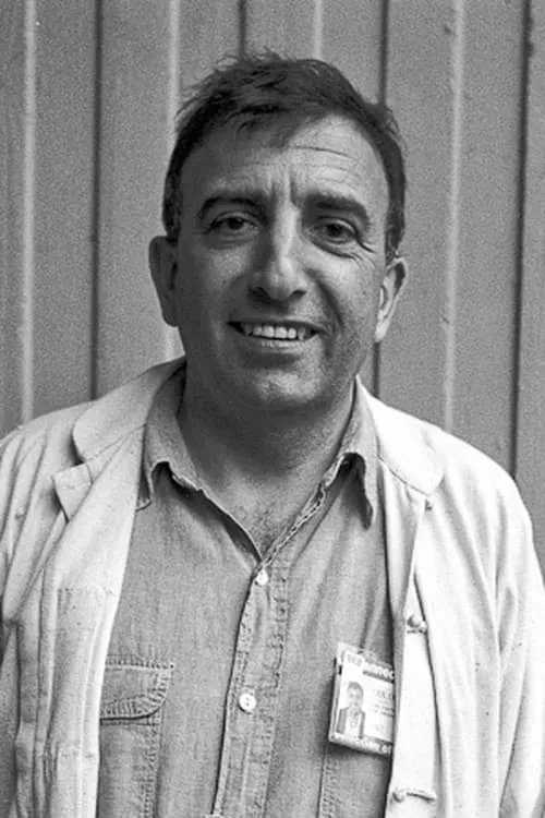 Jacques Colombat interpretando a Himself