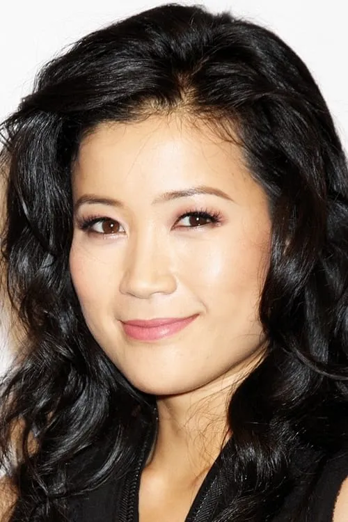 Jadyn Wong interpretando a Zoe Mikkelsen