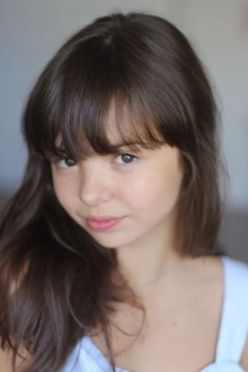 Jaïa Caltagirone interpretando a Lydie