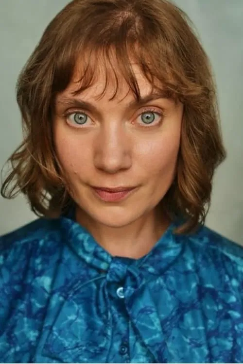 Jaleh Alp interpretando a Beth