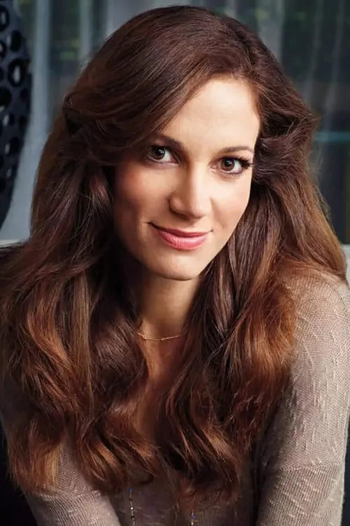 Jama Williamson interpretando a Patricia Hughes