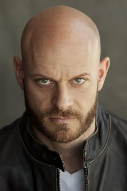 James Aston Lake interpretando a Kain