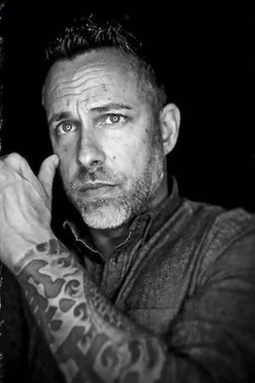 Christopher Gordon ha trabajado con James Bamford en 1 ocasiones