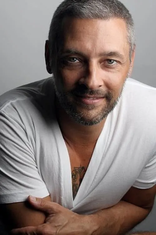 Adam DeCarlo ha trabajado con James Beaman en 1 ocasiones