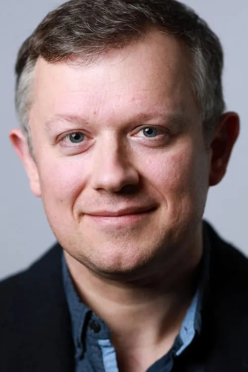 James Bradshaw interpretando a Ziko