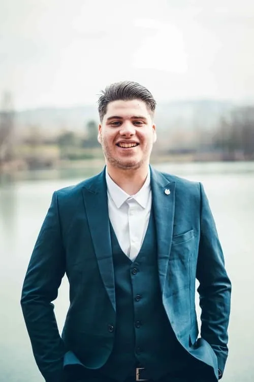 Simon Billiau ha trabajado con James Buffereau en 1 ocasiones