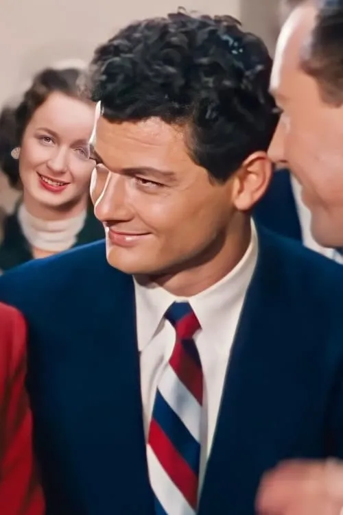 James H. Russell interpretando a Cab Driver (uncredited)