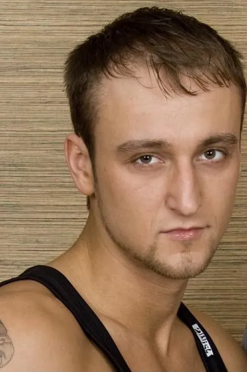 James Hawke interpretando a 