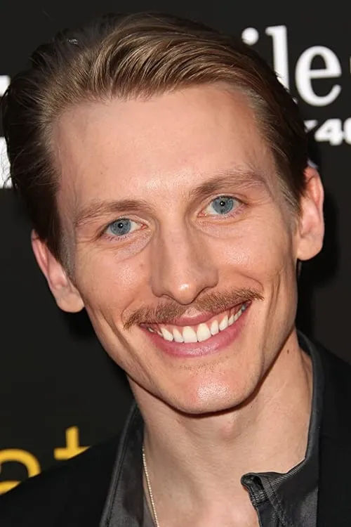 James Landry Hébert interpretando a Jim