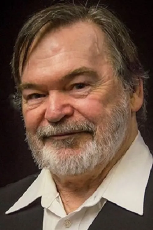 James Leard interpretando a David