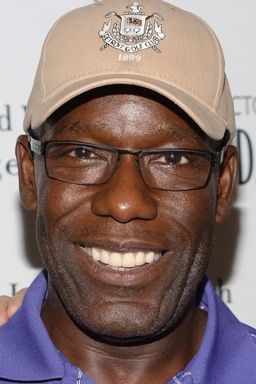 James McDaniel interpretando a Jack, Videostore Manager