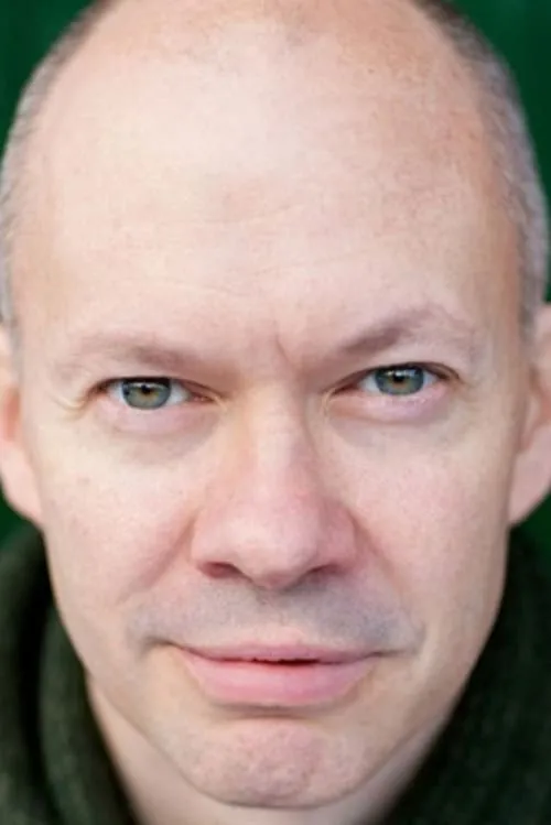 James Wardlaw interpretando a Mutt