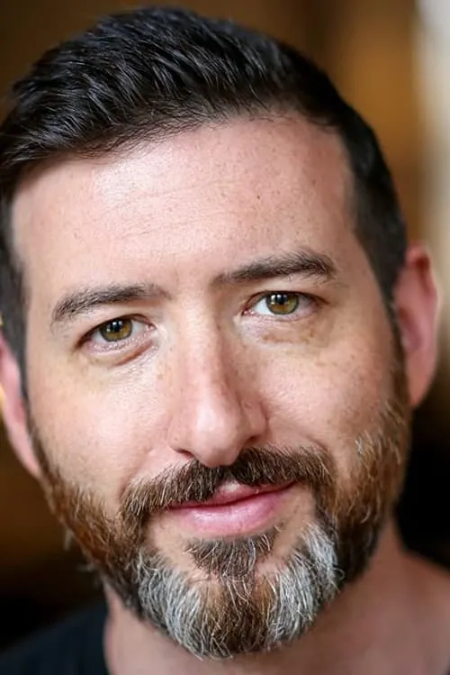 Jamie Effros interpretando a Martin