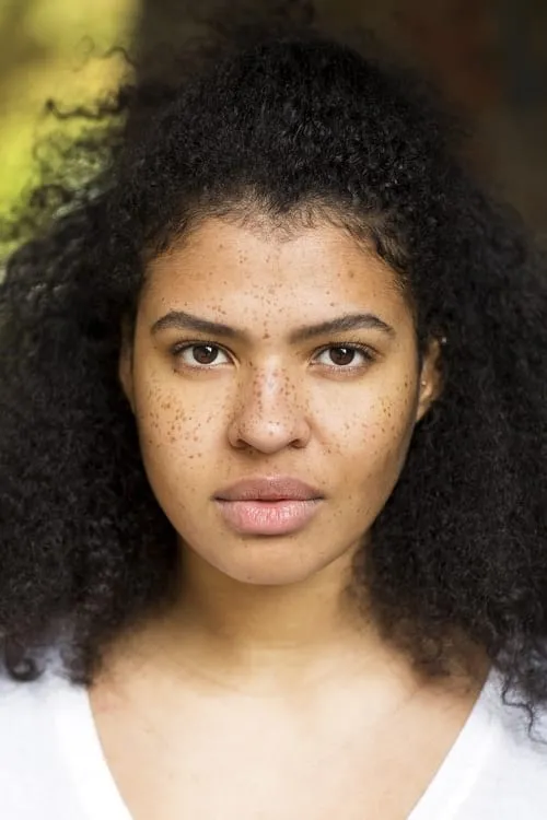 Jamie Marie Leary interpretando a DI Carol Thomas