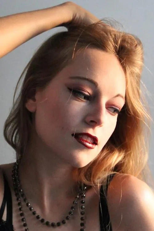 Jamie Munsey interpretando a Carmidy