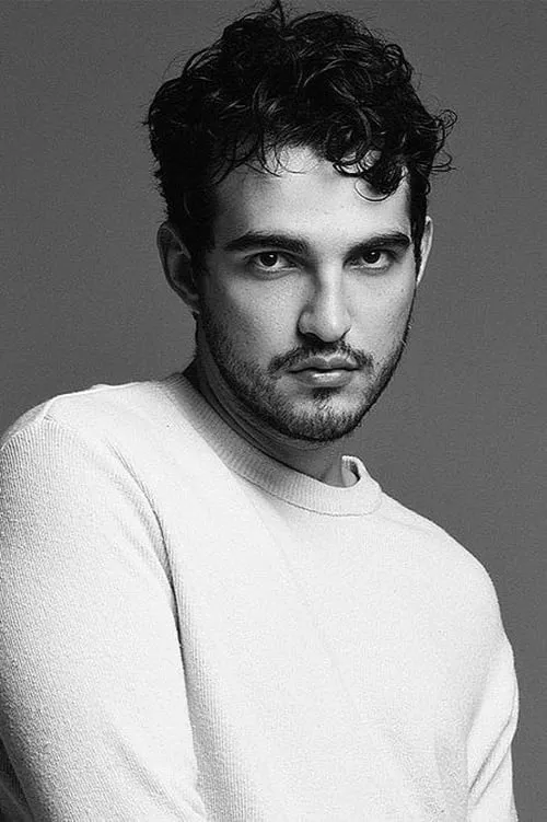 Jão interpretando a Self