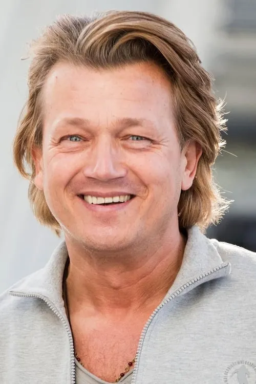 Jarosław Jakimowicz interpretando a Cichowski