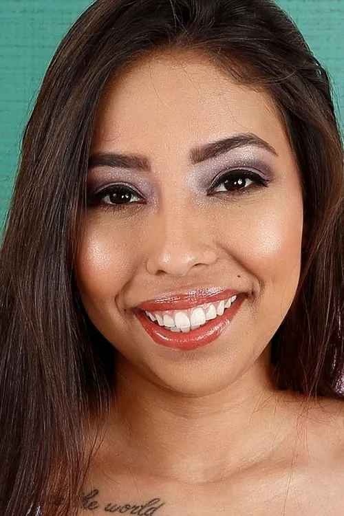 Jasmine Summers interpretando a (archive footage)