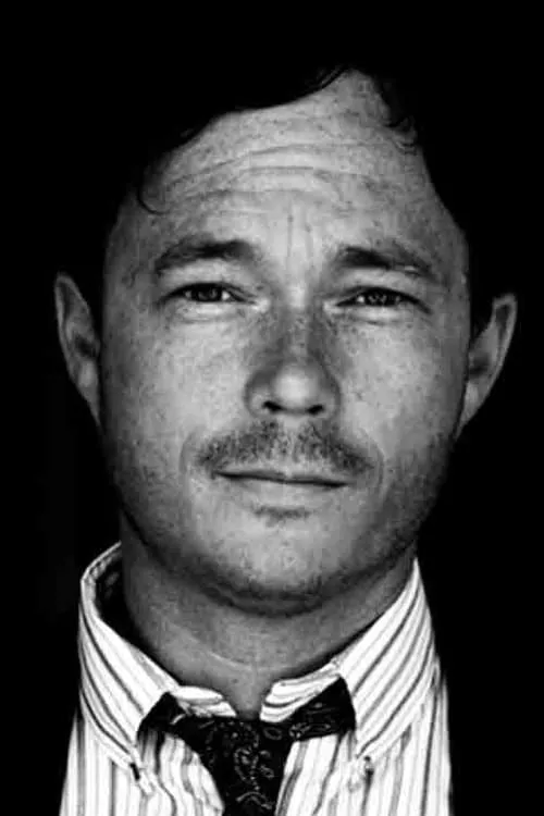 Sharlto Copley ha trabajado con Jason Cope en 6 ocasiones