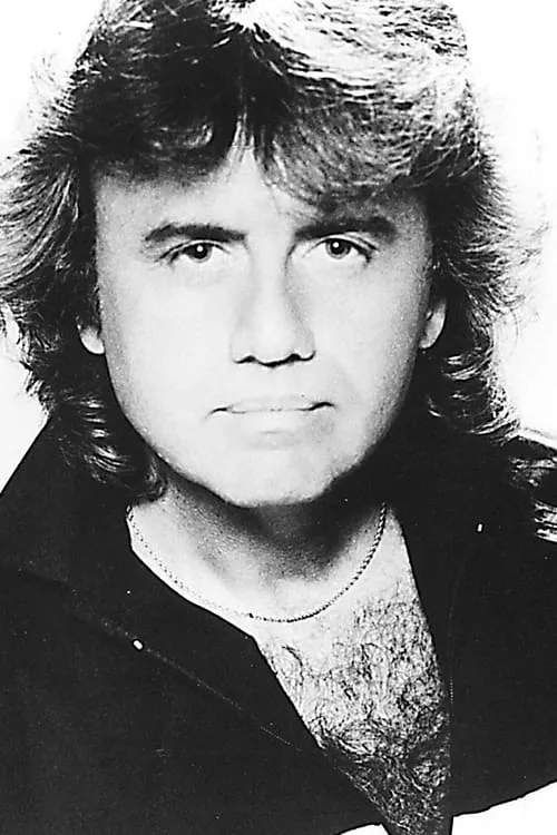 Jay Black interpretando a Tommy Sindardos