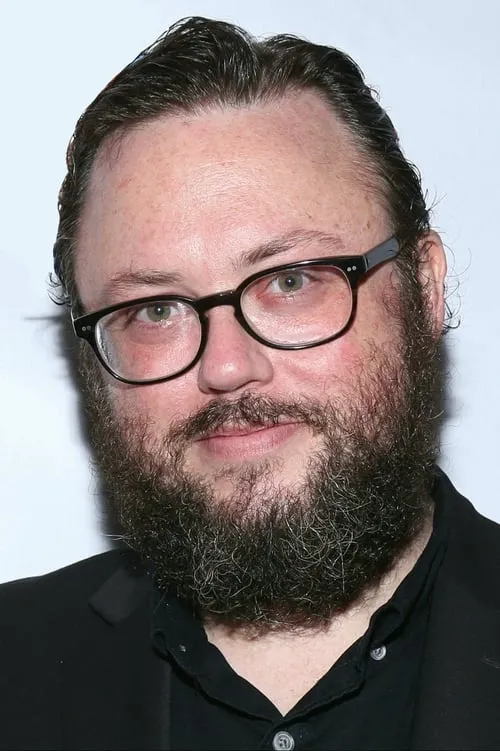 Jay Klaitz interpretando a Rupert