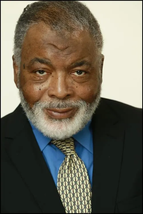 J.D. Hall interpretando a Gus Greenlee