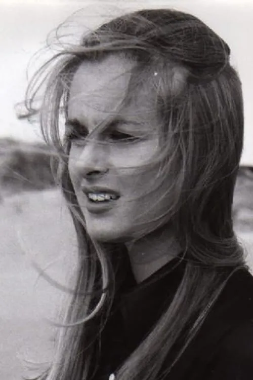 Jean Harrington interpretando a Mary Adams