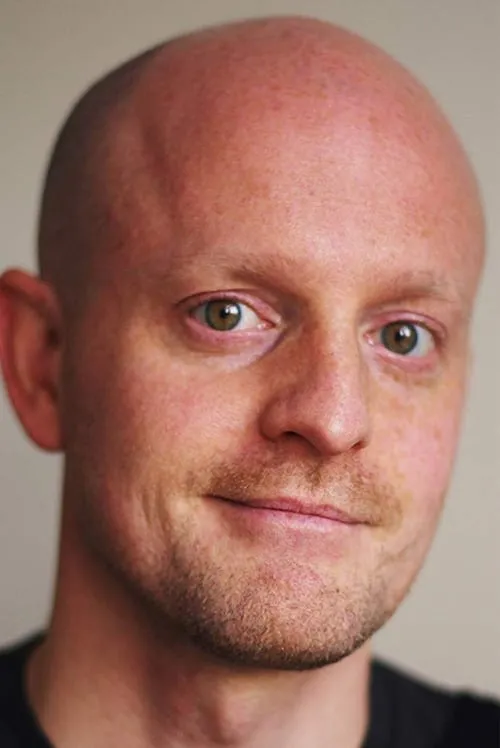 Sara Shirpey ha trabajado con Jean-Paul Lucasson en 1 ocasiones