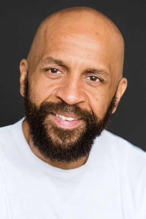 Jean-Philippe Adabra interpretando a Dr. Weber