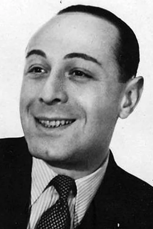 Jean Wall interpretando a Simon Carala