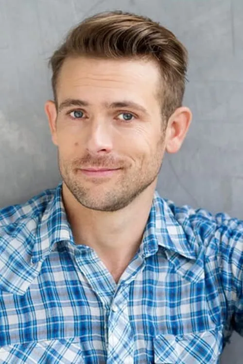 Jeff Gladstone interpretando a John D. Rockefeller III