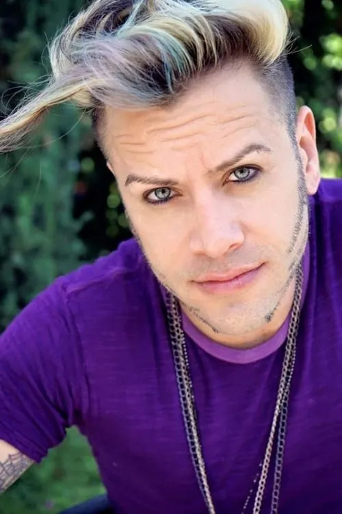 Jeffrey Damnit interpretando a Jerrod