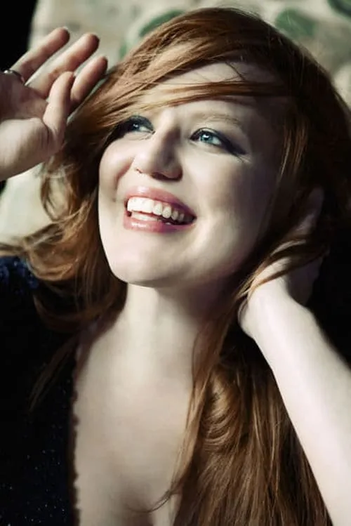 Jennifer Johnson Cano interpretando a Meg Page