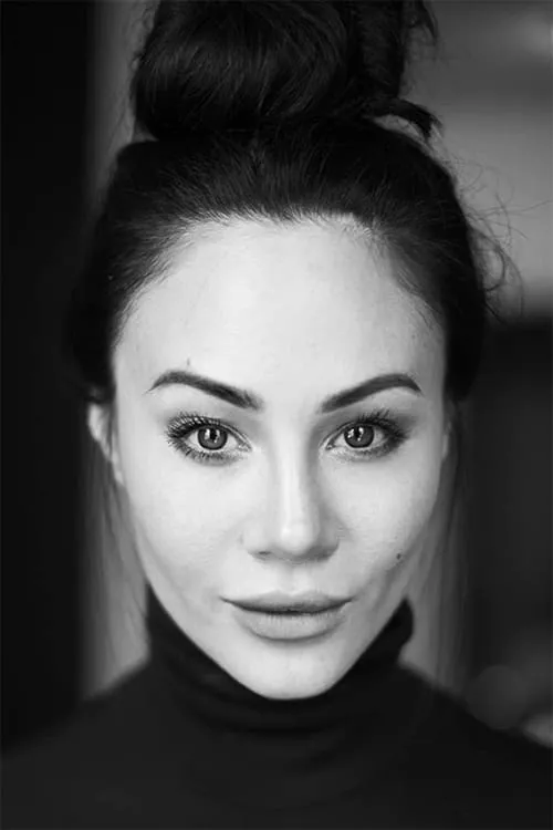 Jess Radomska ha trabajado con Jennifer Lee Moon en 1 ocasiones