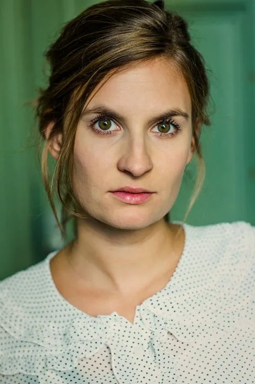 Jenny Christina Conrads interpretando a Sara Weidel