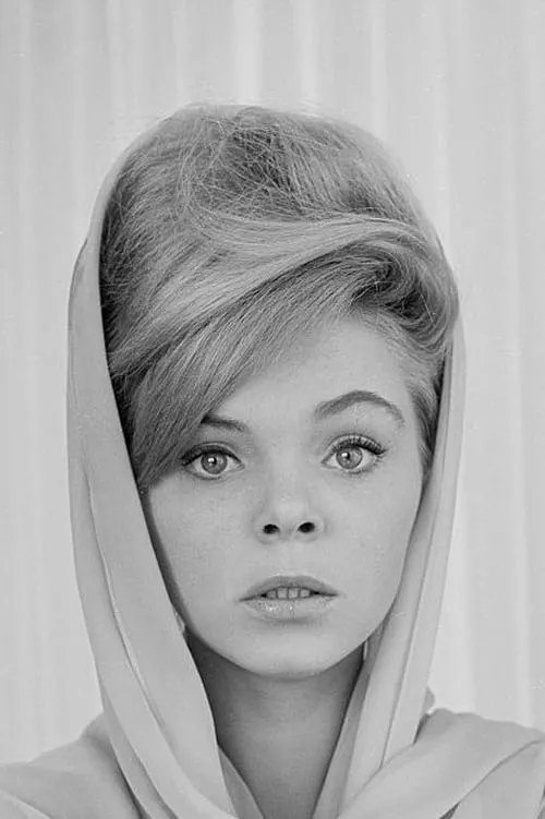 Hilo Hattie ha trabajado con Jenny Maxwell en 1 ocasiones