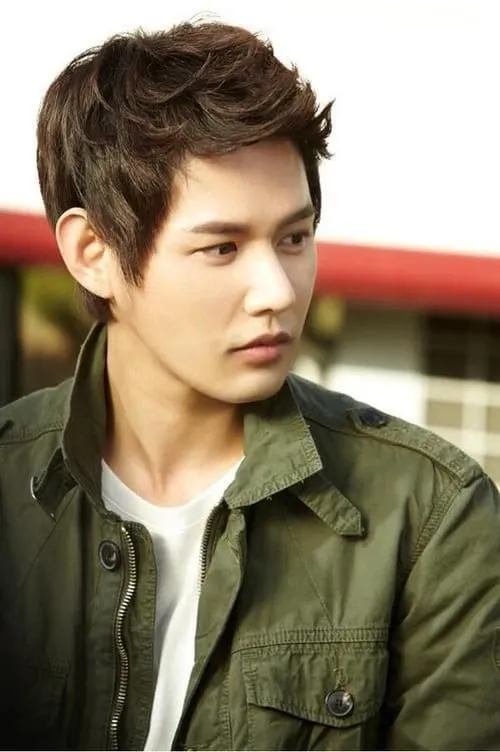 Jeon Ji Hoo — personaje: Alex