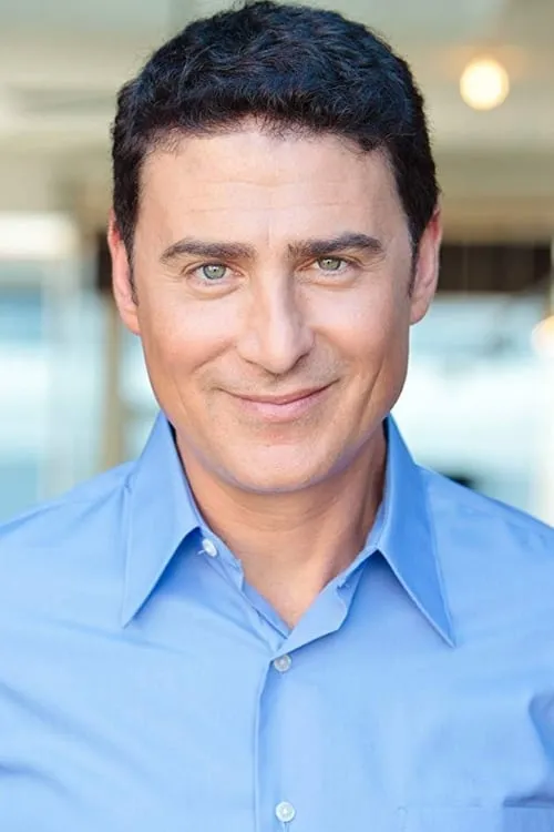 Jeremy Saville interpretando a Joe / Loqueesha