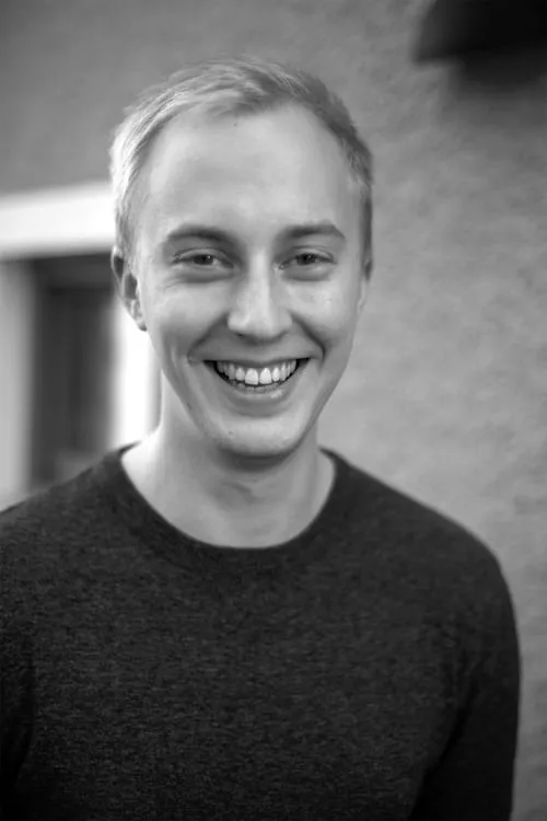 Matthew Mishory ha trabajado con Jerry Carlsson en 1 ocasiones