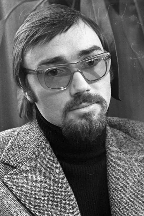 Jerzy Bogajewicz interpretando a Kelner w restauracji na lotnisku